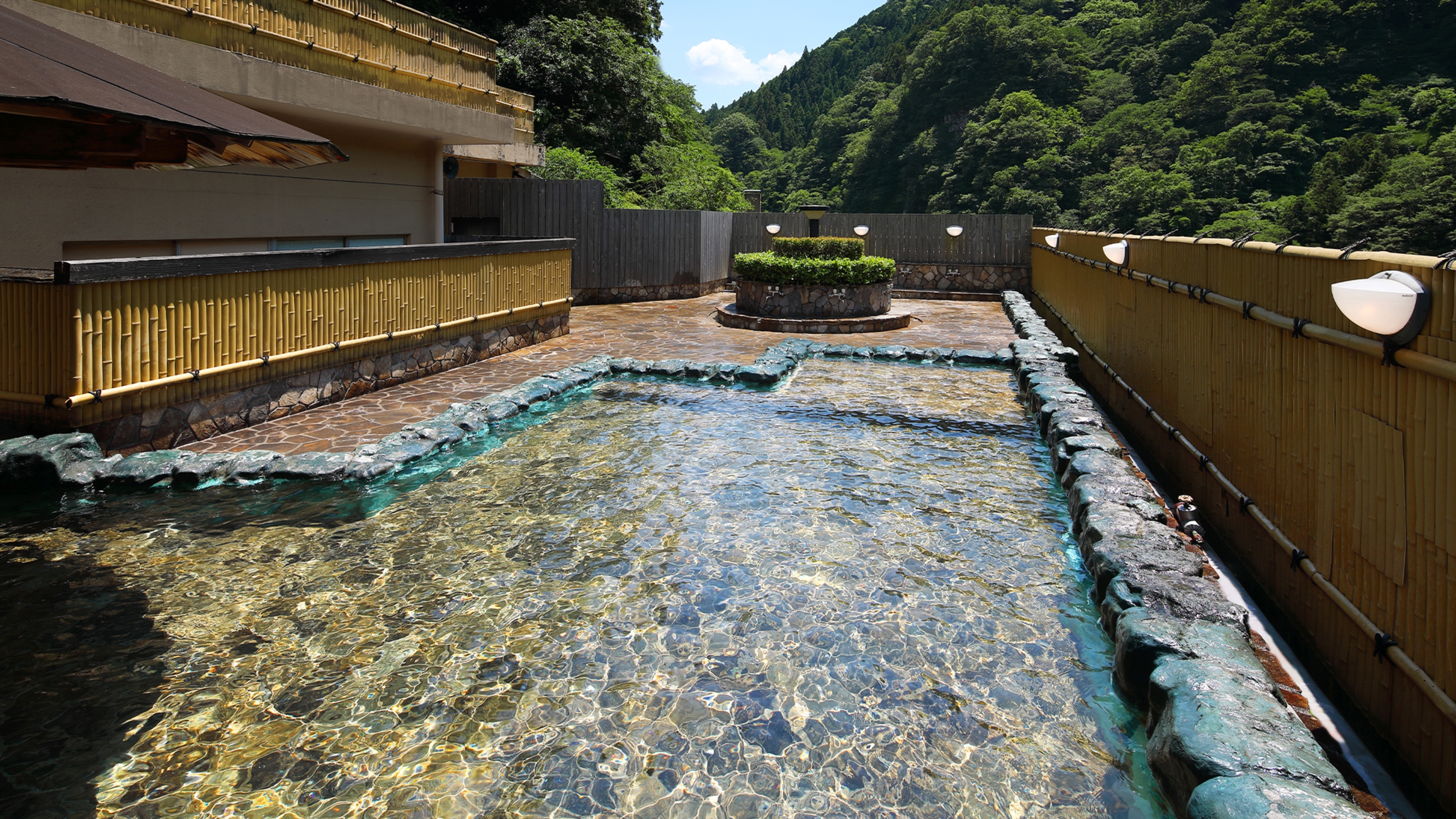 湯原温泉　湯原国際観光ホテル　菊之湯 9枚目のサムネイル